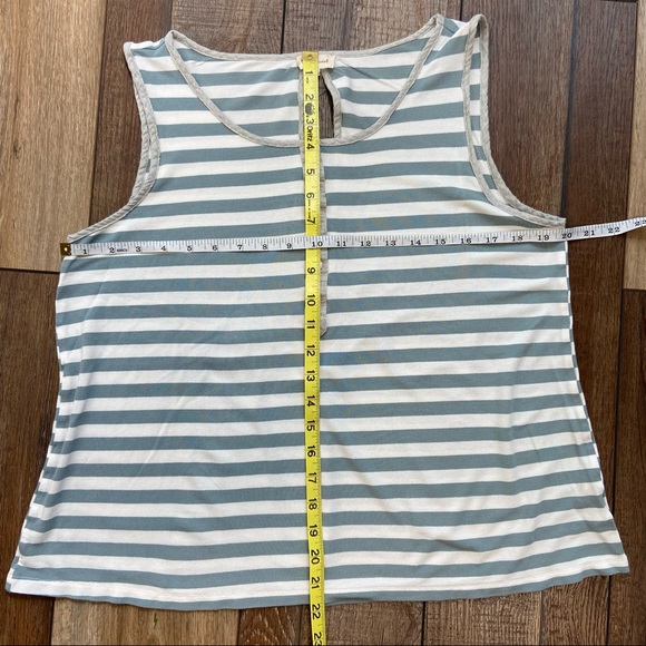 Hem & Thread Decorative Button Stripe Tank Top Size L - Picture 6 of 8